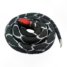 (Black) Realistinen kumikäärmelelu puutarhaleikkeihin ja stressin lievitykseen, pehmeä 76 cm:n python-toimintahahmo