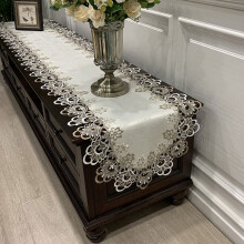Traversă de masă ovală din dantelă cu broderie macrame, 183 cm