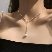 Colar feminino com pingente de laço e pérola banhado a ouro 18k