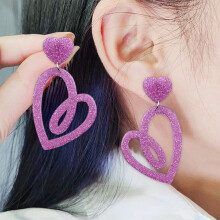 Boucles d'oreilles cœur rose pour sœur – Modèle ajouré,