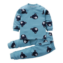 Completo pigiama per neonato con maglietta a maniche lunghe e pantaloni, blu con stampa a cartoni animati.