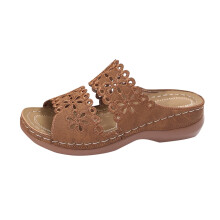 Damtofflor med kilklack och rund tå i PU, slip-on, storlek