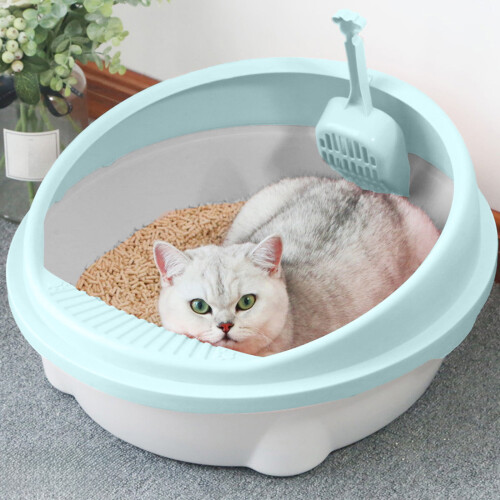 Open, halfgesloten kattenbak met schepje en