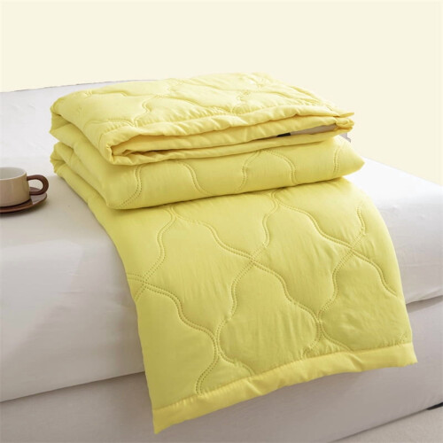 Yellow Summer Quilt Lightweight Breathable 100x150cm