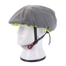 Housse de casque réfléchissante imperméable et élastique pour la conduite de nuit.