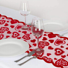 Christmas table runner with matching placemats 4PCS