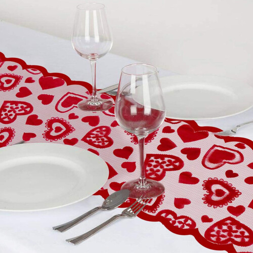 Christmas table runner with matching placemats 4PCS
