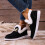 Mocassini da donna in tela, modello slip-on, comodi e foderati in pile. 7