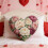 Almofada decorativa em formato de coração com estampa floral, tecido macio, 45x45 cm (18x18 polegadas). 4