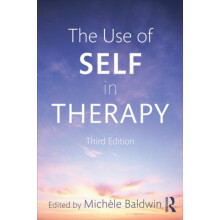 Use of Self in Therapy Paperback Book