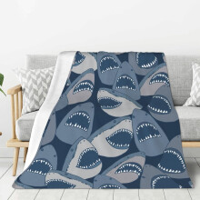 Fleecefilt med havsdjur i Angry Shark-stil, 122x102 cm