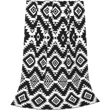 Plaid bohème noir et blanc 50 x 60 cm en flanelle