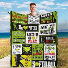 Couverture en flanelle polaire verte motif terrain de football 152 x 203 cm