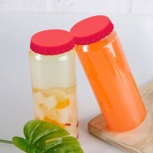 Couvercles en silicone étanches pour canettes de boissons gazeuses et bières.