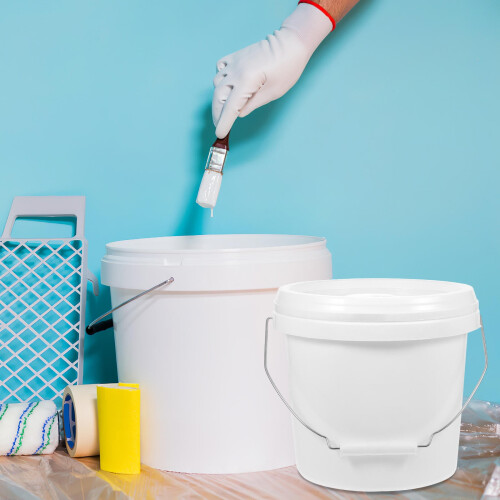 White Plastic Paint Bucket with Lid and Handle 1 Gallon 2