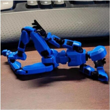 Figurka Robota, Wydrukowana w 3D z Pełną Artykulacją do Animacji Poklatkowej w Kolorze Zielonym