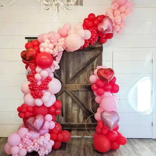 Ensemble de décorations de fête avec ballons rouges et roses 2