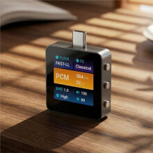Adattatore Multi-In-One Tipo-C A 3.5mm Amplificatore per Cuffie con Decodifica HiFi Display da 1.5 Pollici Piccola Coda 384kHz CS43131