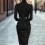 Abito midi aderente da donna nero con scollo a V e maniche lunghe 3