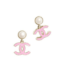 Klassische Perlenohrringe mit Doppel-C-Anhänger, geometrische Hängeohrringe aus rosa Emaille, italienischer Modeschmuck