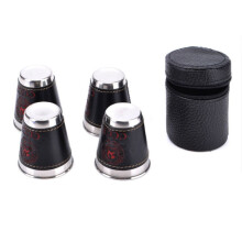 Set da 4 tazze da viaggio da 70 ml per campeggio e outdoor, in acciaio inox con rivestimento in pelle PU, per vino, birra e whisky