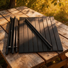 La table pliante idéale pour le camping et les pique-niques, fabriquée en métal léger mais durable pour une