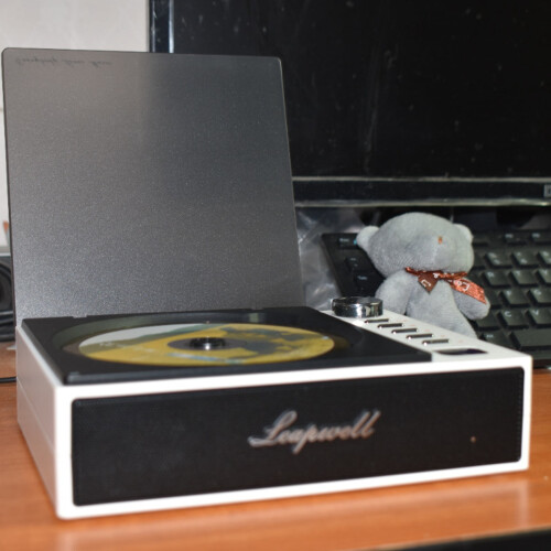 Draagbare cd-speler met afstandsbediening, wit 2