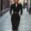 Abito midi aderente da donna nero con scollo a V e maniche lunghe 1