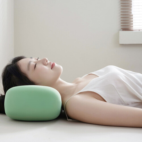 Cervikalpude med memory foam-kølende kontur til siden