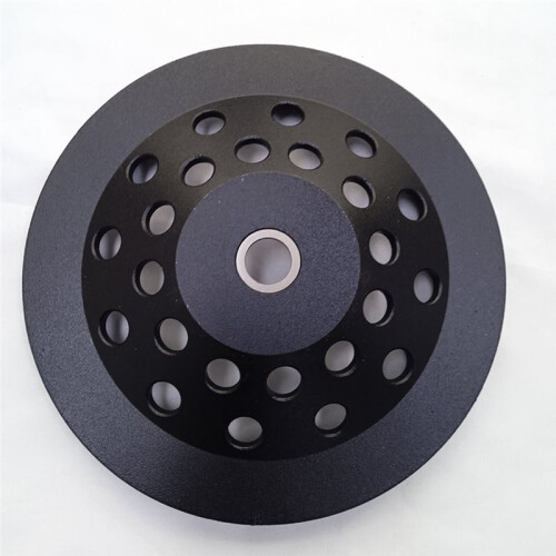 Disco de Desbaste Segmentado Sinterizado de 7 Polegadas, Grão 30, Eixo de 5/8" A 7/8" (22,23/16 mm), para Remoção de Epóxi em Concreto. 2