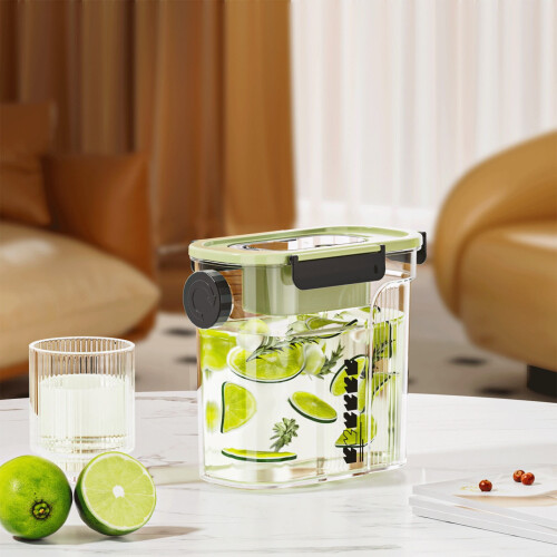 Plastic Iced Tea Pitcher Shatter-proof 67.6 oz