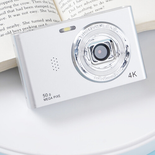 HD Digital Camera with 8x Zoom and 2.4-inch LCD Screen 1