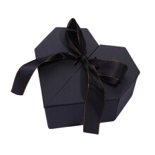Boîte cadeau en forme de cœur, emballage décoratif floral