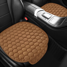 Winterse pluche autostoelkussen met antislip en lendensteun.