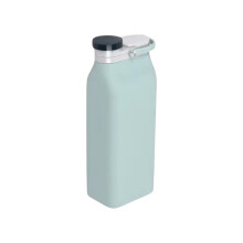Garrafa de água dobrável de 591 ml (20 oz) livre de BPA, com tripla vedação contra vazamentos.
