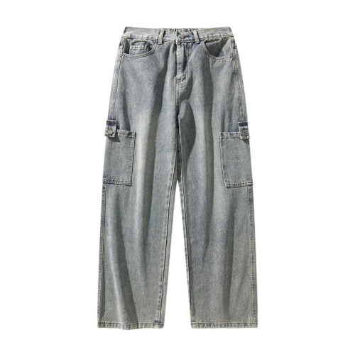 Calça jeans cargo masculina, corte regular, com vários bolsos. 2
