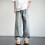 Calça jeans cargo masculina, corte regular, com vários bolsos. 2