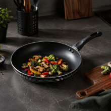 ROYALFORD Non-Stick Frying Pan 32 CM | Aluminium Fry Pan for Induction Hob Skillet Pan | Saute Pan with 3-Layer PFOA-Free Coating for Healthy
