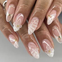 Trendy 3D Floral Almond False Nail Featuring Resistant ABS For