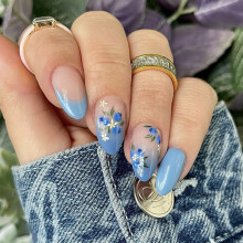 24Pcs Almond Short Stick on Nail Blue Flower Nail Press On Nail