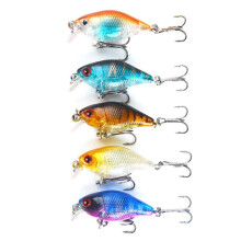 Realistic Fish-Shaped Lure with 3 Black Hooks