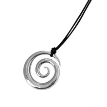 Colier elegant cu pandantiv metalic robust, model spiralat, accesoriu potrivit pentru purtare zilnică, petreceri și oca