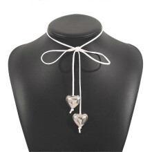 Goth Velvets hartvormige hanger choker ketting voor dames, elegant geweven met geknoopte strik, verstelbare sleutelbeenketting.