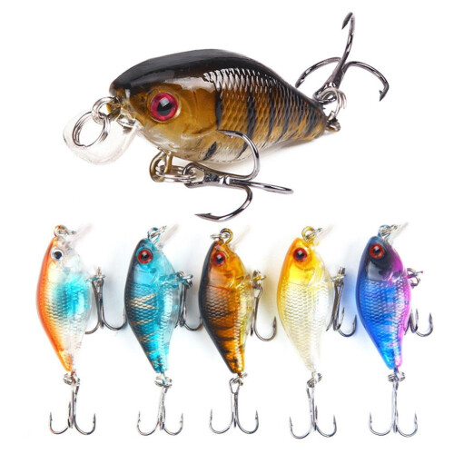 Realistic Fish-Shaped Lure with 3 Black Hooks 1