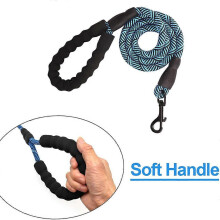 Kraftig hundesnor, ergonomisk designet håndtag, bjergbestigningsreb, reflekterende tråde sikrer nattesikkerhed, ideel ti