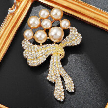 Luxe modebroches met parelboeket voor dames, geschikt als cadeau voor kleding, jassen en andere sieraden.