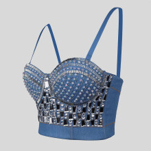 Dames bustier/camisole met afneembare bandjes en push-up effect, gemaakt van denim, met strasssteentjes en kralen, in visgraatpatroon,