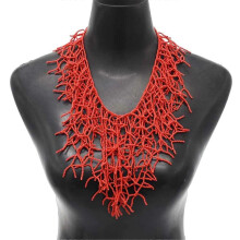 Trendy handgeweven koraalketting, een onmisbaar modeaccessoire voor stijlvolle vrouwen, perfect voor dagelijks gebruik. Wit.