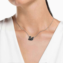 Iconische dameskettingen uit de Black Swan collectie: Facet Swan ketting