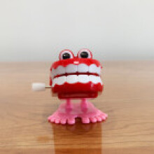 (Red Eyes)Colorful Plastic Wind Up Walking Chattering Teeth Toys With Eyes Toys Educational